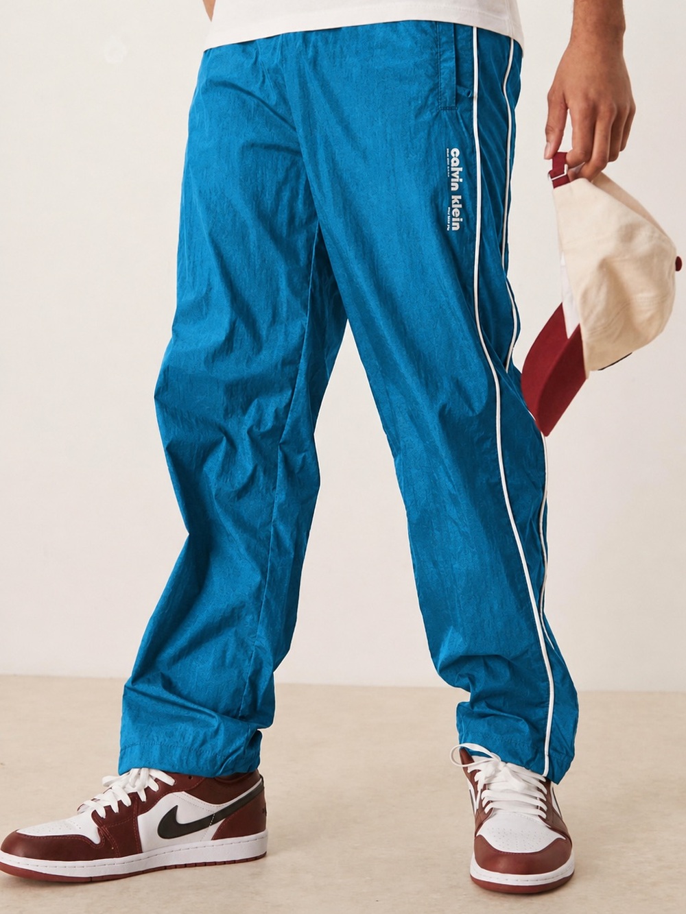 Calvin Klein Men's Relaxed Fit Nylon Track Pants Teal